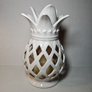 White Ceramic LED Flicker Candle Pineapple Lamp Battery